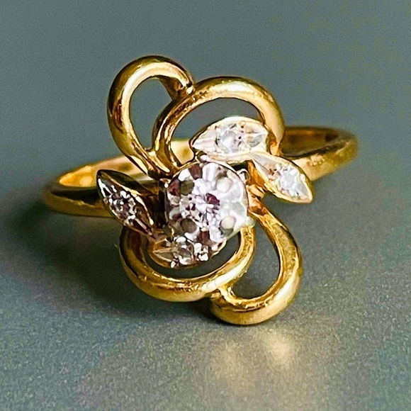 Jewelry - 10k Yellow Gold Natural Diamond Swirl Design Vintage Ring